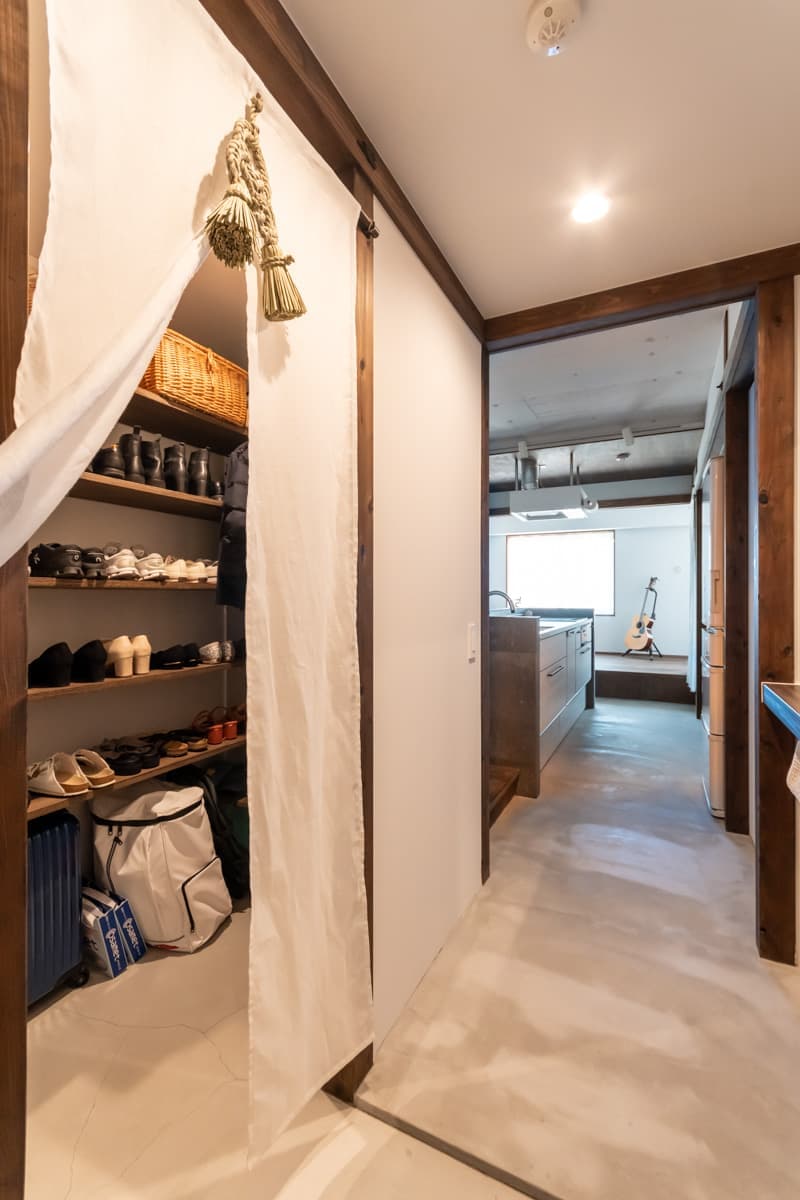 中古マンションのリノベーション後の土間が廻る住まい