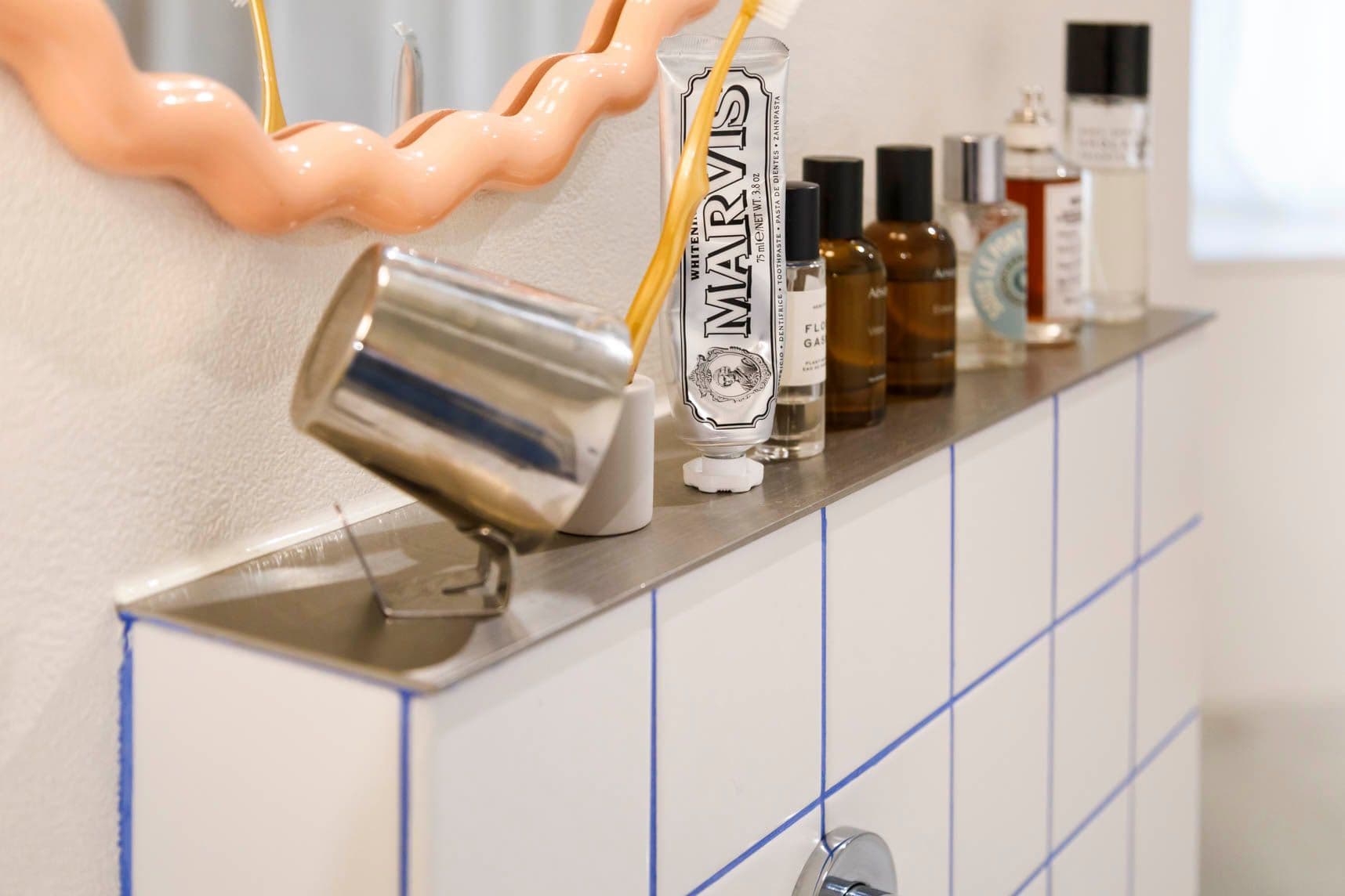 中古マンションのリノベーション後の洗面台の小物