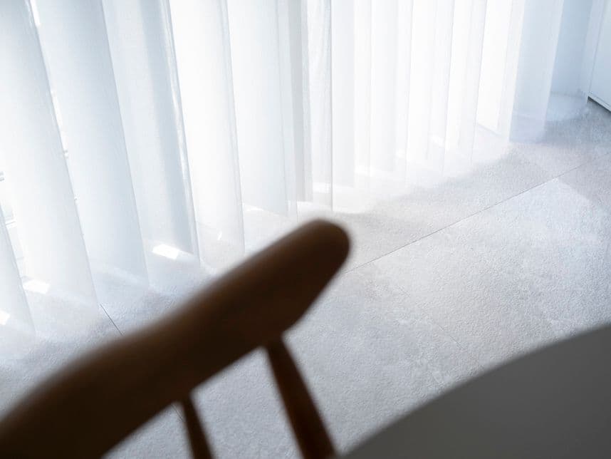 中古マンションのリノベーション後の窓辺