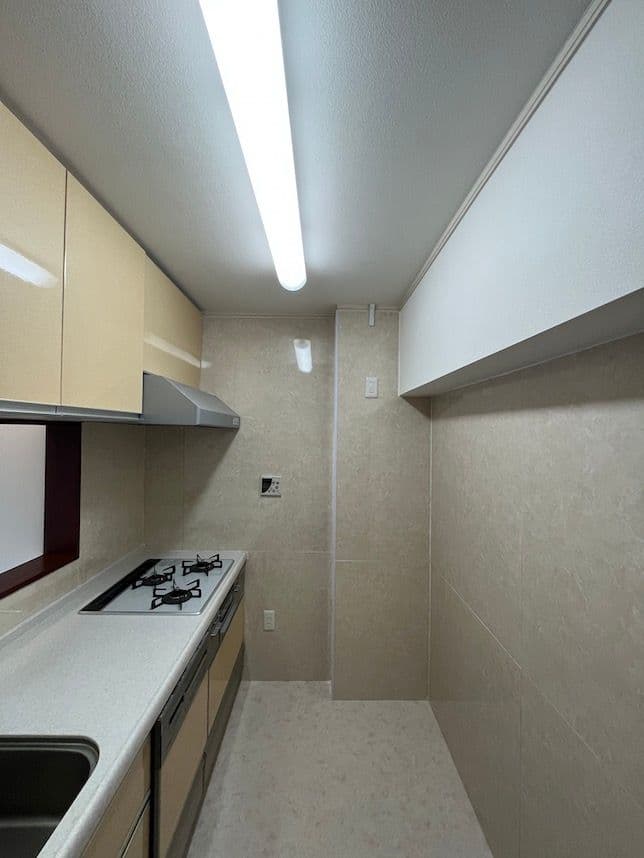 中古マンションのリノベーション前のキッチン