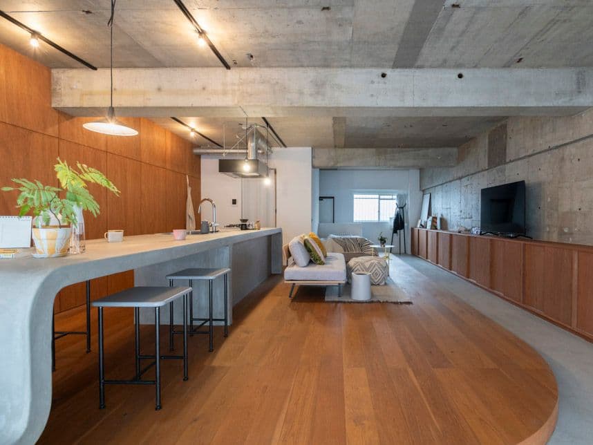 中古マンションのリノベーション後のバルコニーから見た部屋