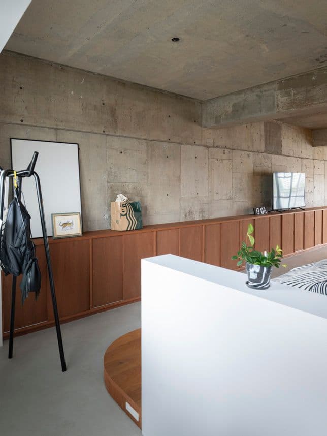 中古マンションのリノベーション後の玄関から見た部屋