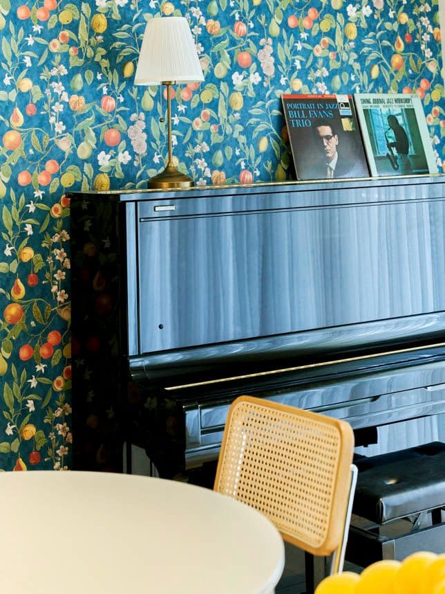 中古マンションのリノベーション後のダイニングのピアノ