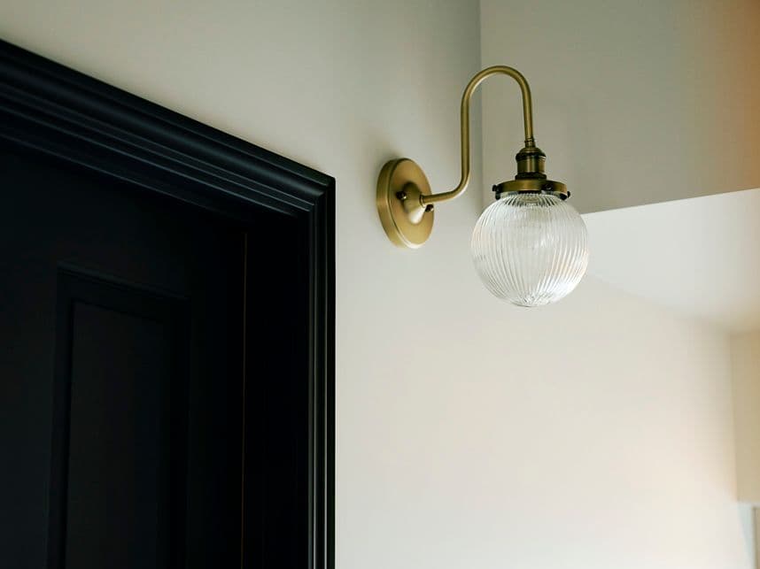 中古マンションのリノベーション後の廊下の照明