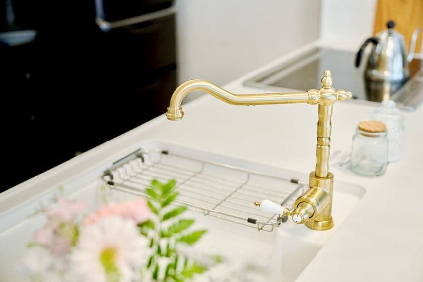 中古マンションのリノベーション後のキッチンの水栓
