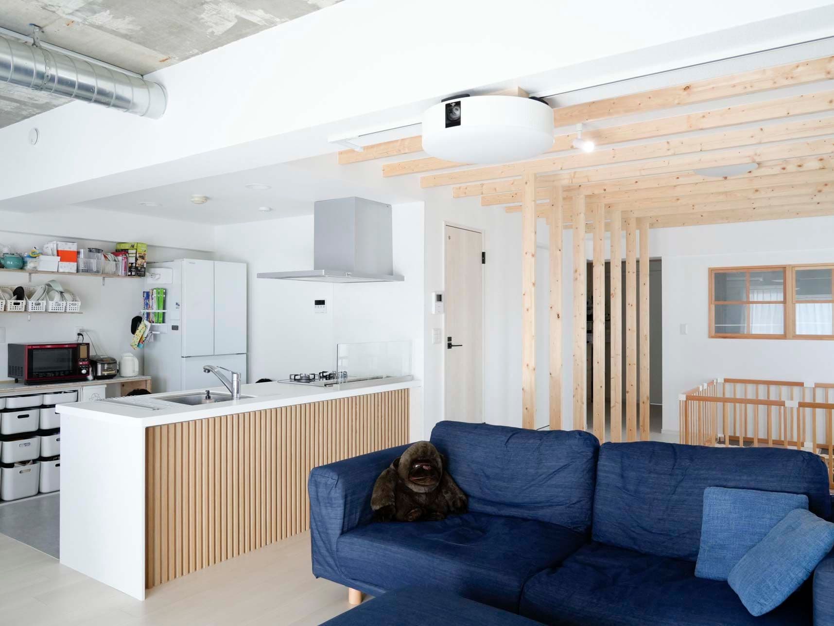 中古マンションのリノベーション後のリビングとキッチン