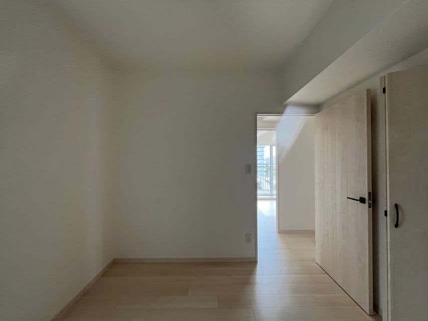 中古マンションのリノベーション前の洋室