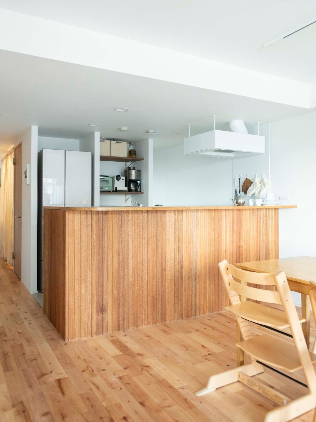 中古マンションのリノベーション後のキッチンの腰壁