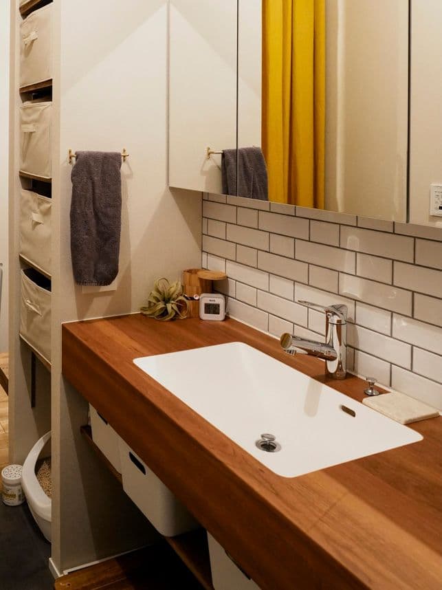 中古マンションのリノベーション前の洗面台