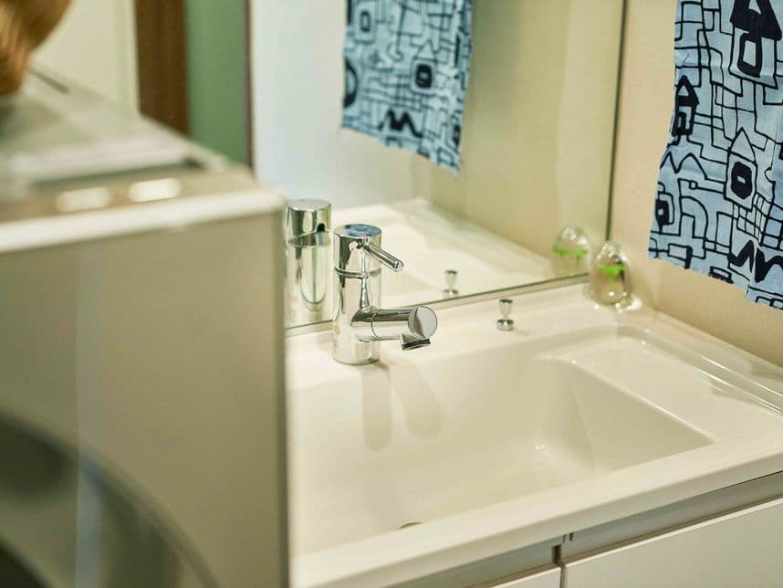 中古マンションのリノベーション後の洗面台の水栓