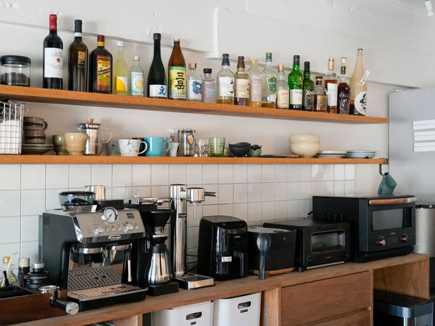 中古マンションのリノベーション後のキッチンの造作棚