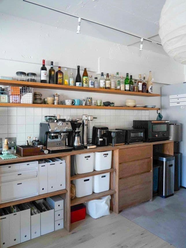 中古マンションのリノベーション後のキッチンの造作棚