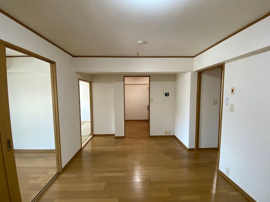 中古マンションのリノベーション前の洋室