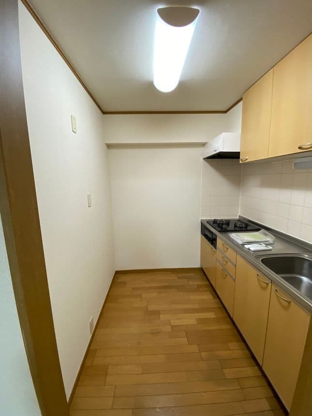 中古マンションのリノベーション前のキッチン