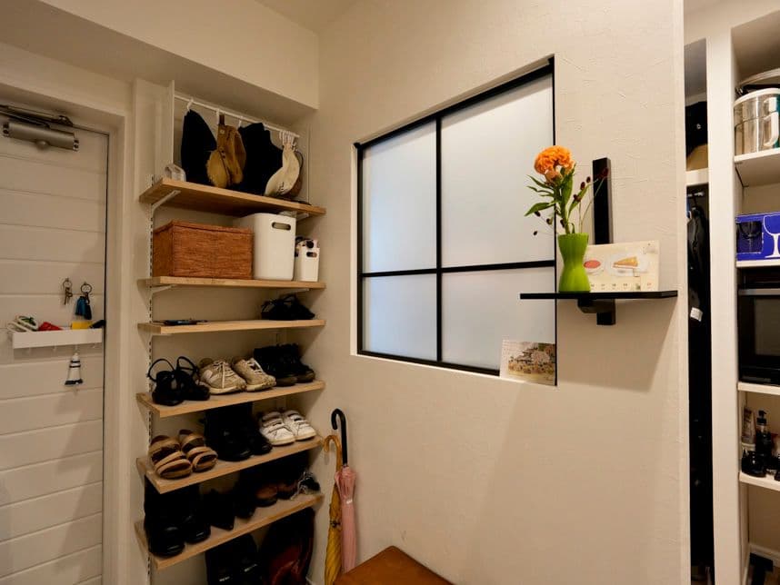 中古マンションのリノベーション後の玄関の間仕切り