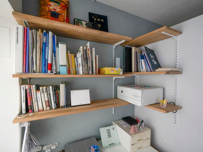 中古マンションのリノベーション後のワークスペースの棚