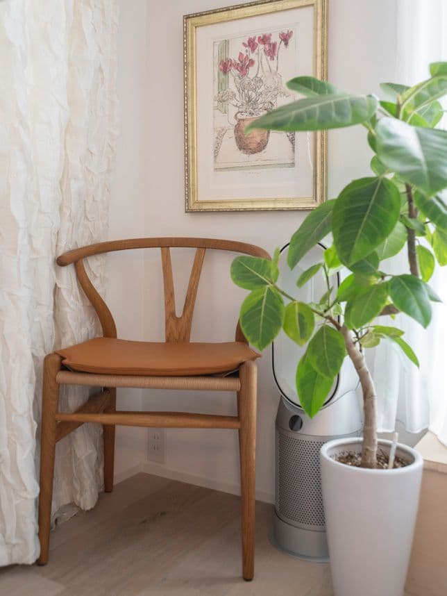 中古マンションのリノベーション後のリビングのチェア