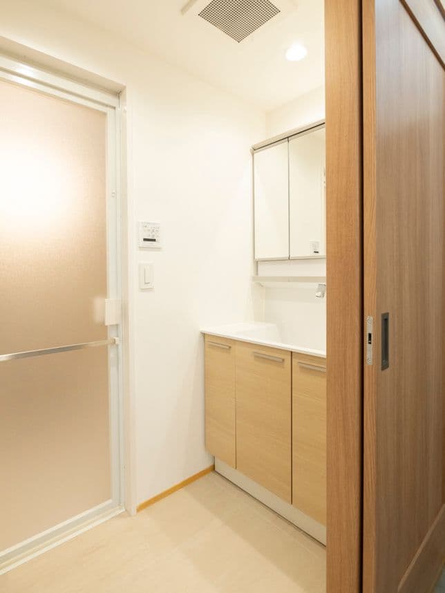 中古マンションのリノベーション後の洗面室