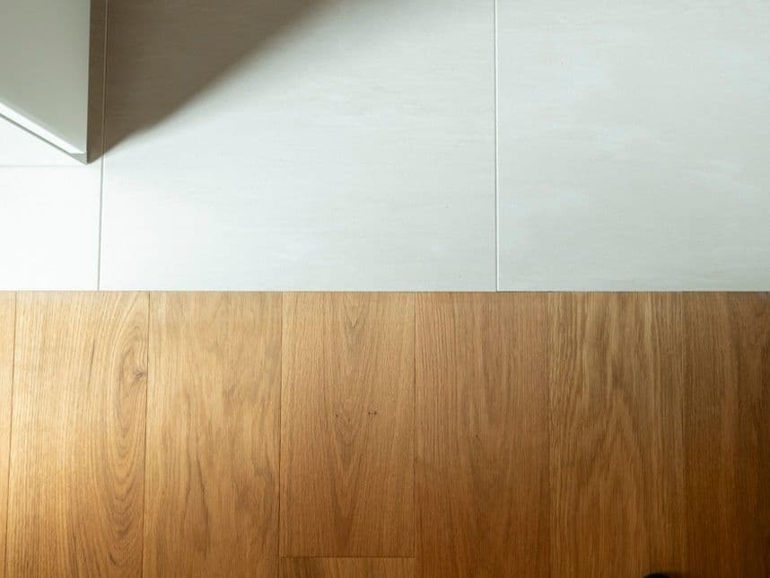 中古マンションのリノベーション後の床の切り替え