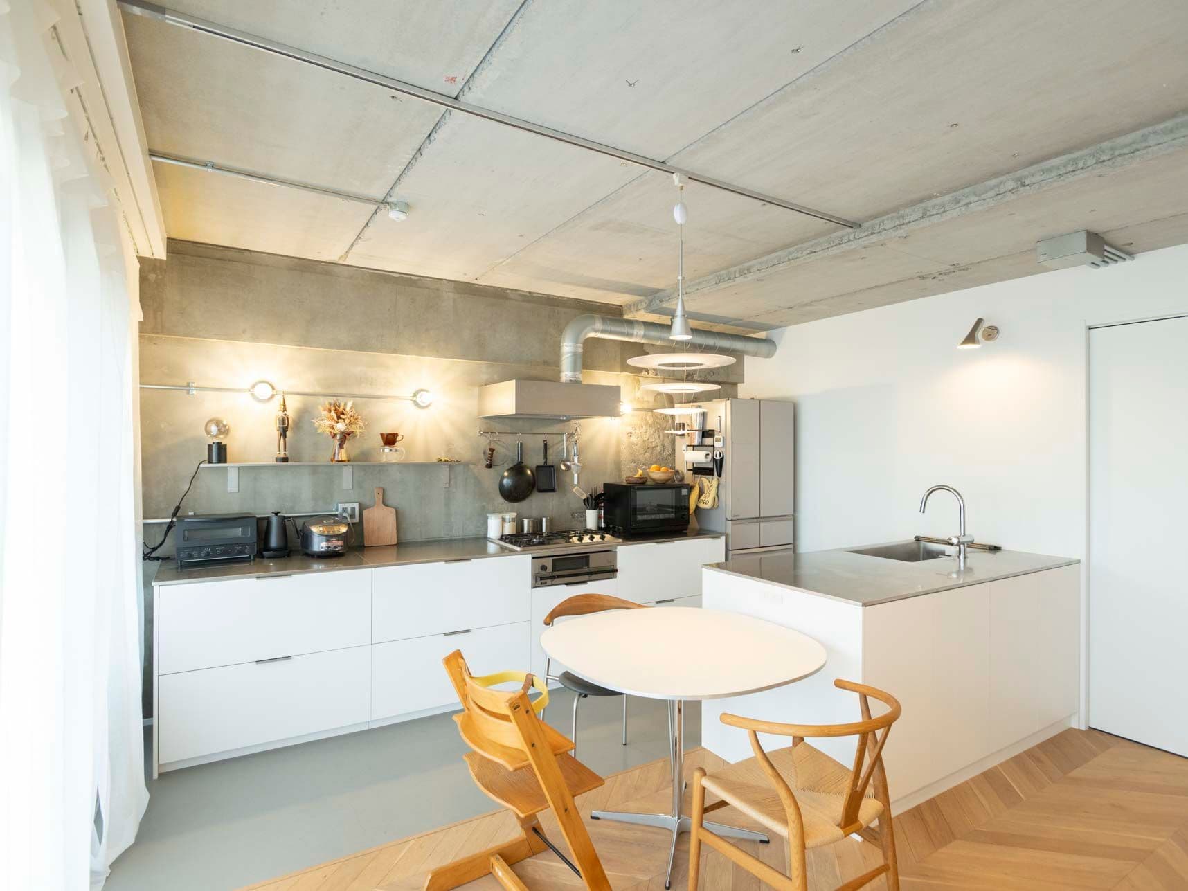 中古マンションのリノベーション後のダイニングとキッチン