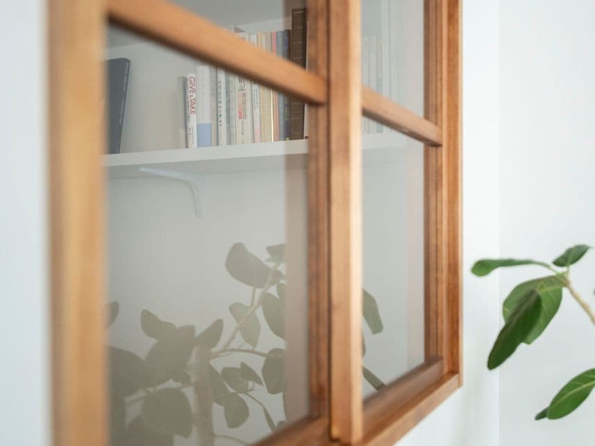 中古マンションのリノベーション後のワークスペースの室内窓