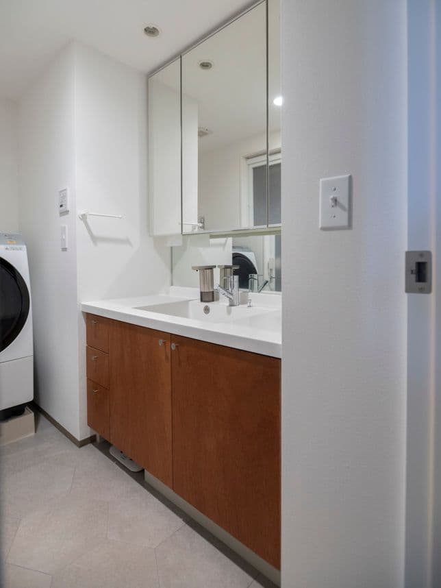 中古マンションのリノベーション後の洗面室